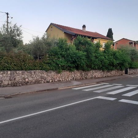 Apartmani Ljerka Malinska Exterior photo