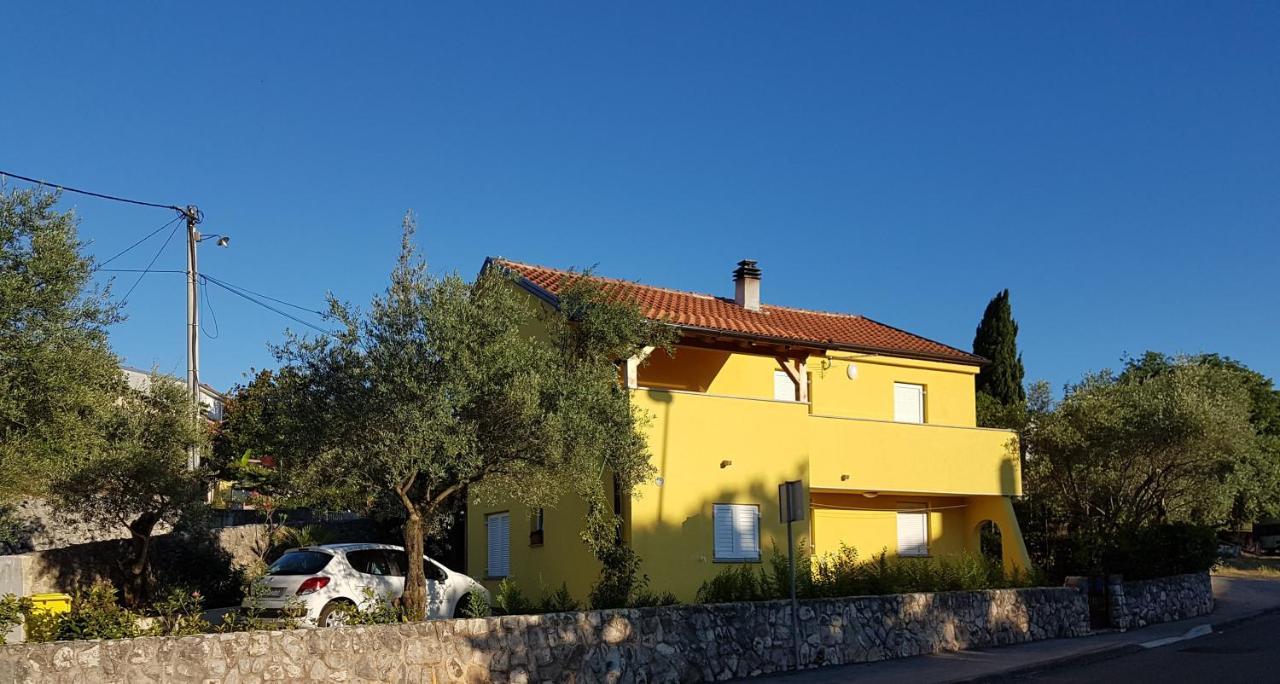 Apartmani Ljerka Malinska Exterior photo