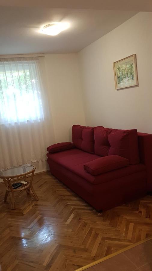 Apartmani Ljerka Malinska Exterior photo