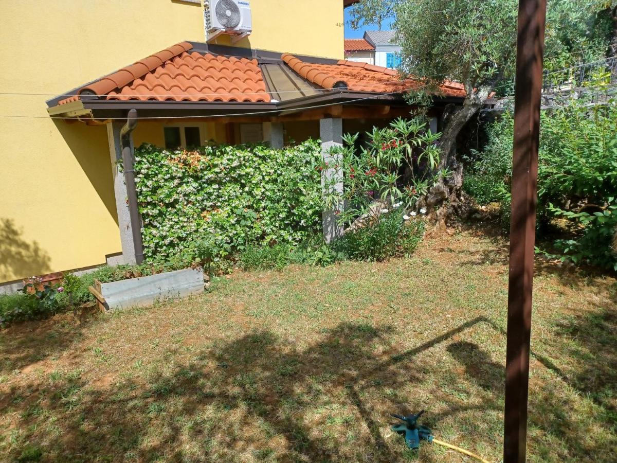 Apartmani Ljerka Malinska Exterior photo